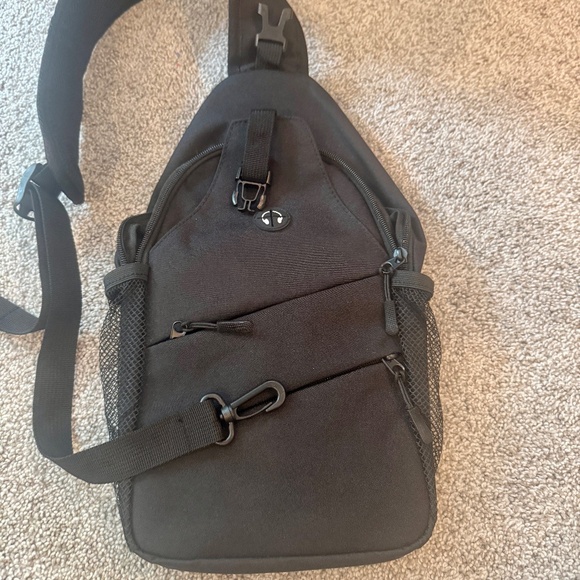 Crossbody Bag, OS, Convertible shoulder strip, Backpack, Black, NWOT - Picture 3 of 6